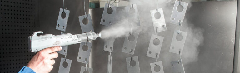 Powder coating with a sprey gun